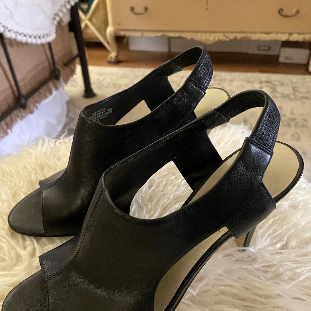 Nine West Black Leather Shootie Heels Sz 61/2